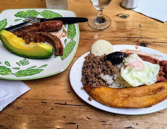 Mar-Carbon & Mondongos